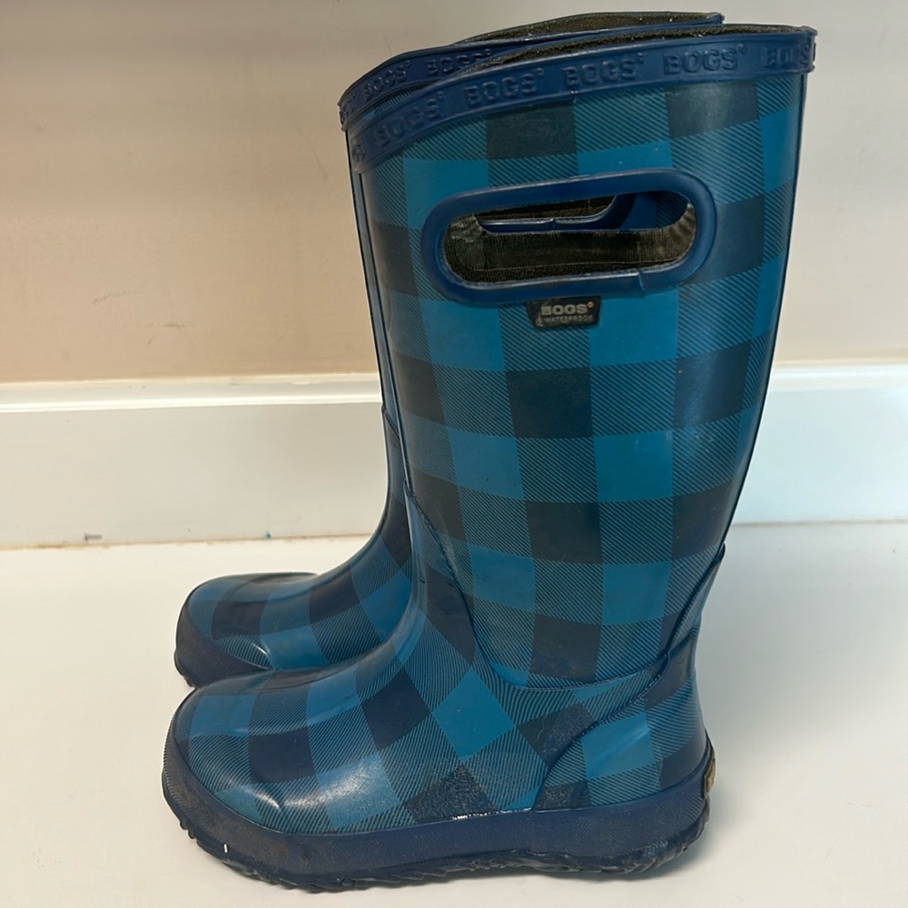 BOGS kids rubber rain boots size 12
